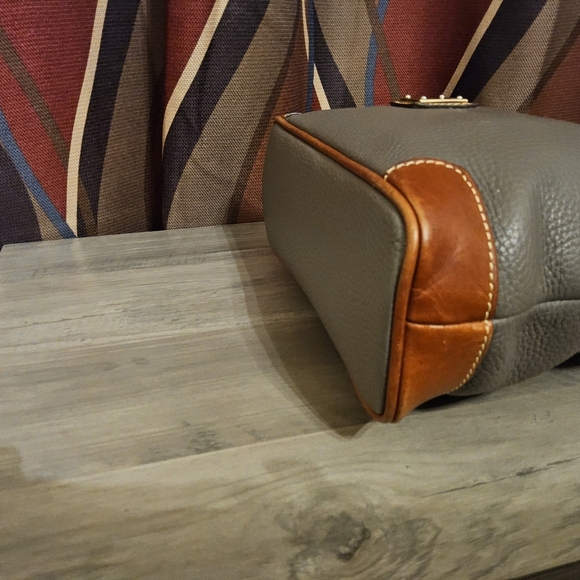 Dooney & Burke Messenger Bag with Shoulder Strip DISCOUNTED PRICED TO SALE 🤑 ♥️ - Picture 9 of 12